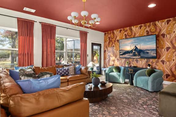 Polo Club - Sleeps 20, Hot Tub & Game Room - Image 1