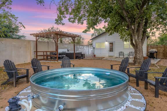 Sip Sip Hooray - Hot Tub & Cowboy Pool - Image 1
