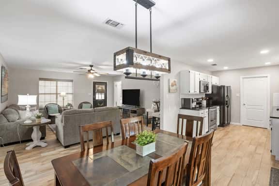 Henrietta Cottage - Hot Tub & Fire Pit - Image 1