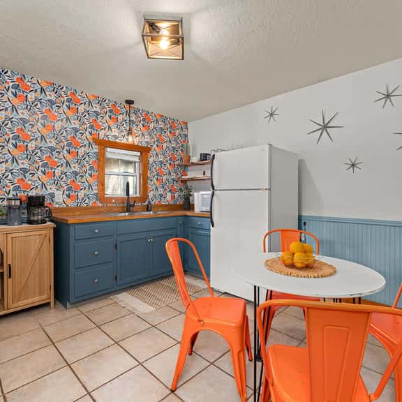Orange Blossom Hideaway - Hot Tub & Fire Pit - Image 1