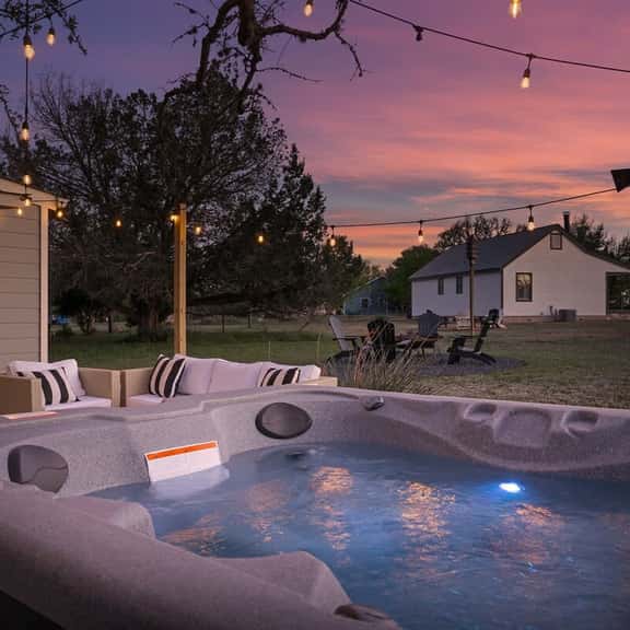 Sunset Haus - Hot Tub & Fire Pit - Image 1