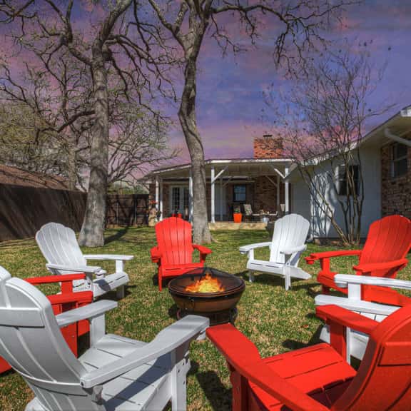 Candlelight Cove - Fire Pit & Close to Main - Image 1