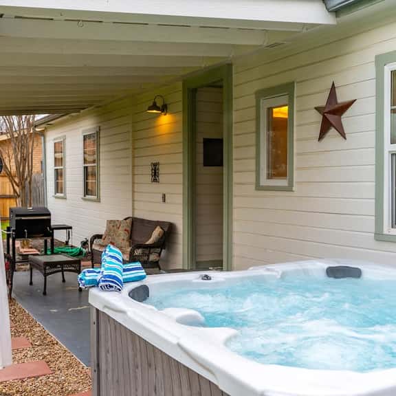 Longhorn Lodge - Fire Pit & Hot Tub - Image 1