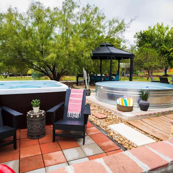 Howdy Haus - Pool, Hot Tub, Game Room & Glam Room - Image 1