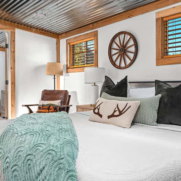 Hollmig Cabin - Private Hot Tub - Image 1