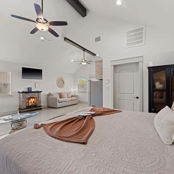 Vista Moon: Cabin B - Pool, Chapel, Fire Pit - Image 1