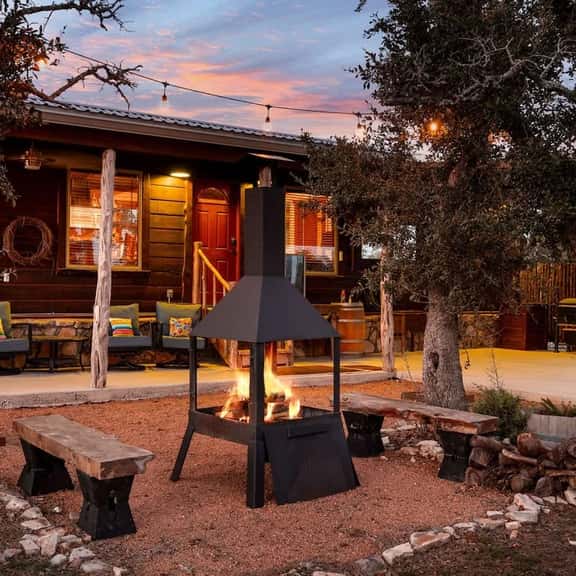 Rockin' R - Mason Jar Cabin - Image 1
