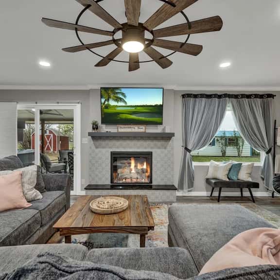 David Earl's Shack - Hot Tub, Fire Pit & Sleeps 8 - Image 1