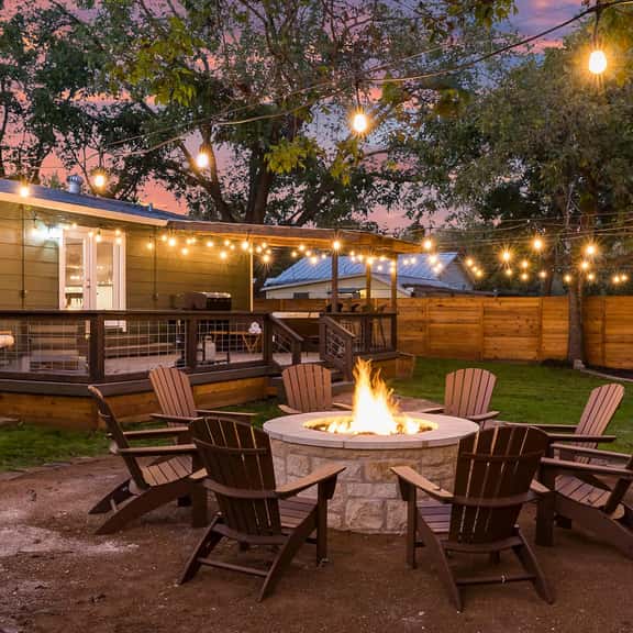 Gruene Haus - Close to Main, Hot Tub & Fire Pit - Image 1