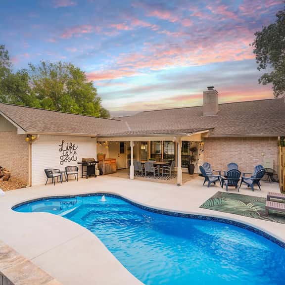 Das Bach Haus - Heated Pool, Hot Tub & Game Room - Image 1