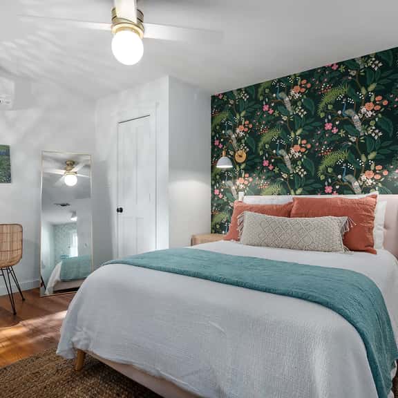 Stonewall Bungalow 2 - Sleeps 2 - Image 1