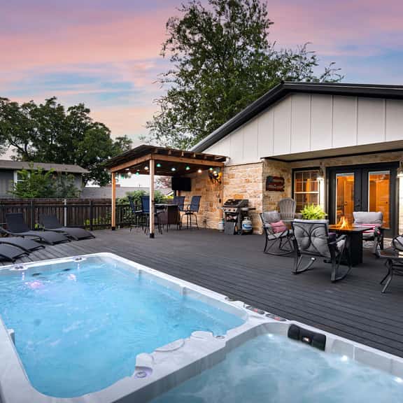 Mimosa Pool Haus - Hot Tub, Pool & Fire Pit - Image 1