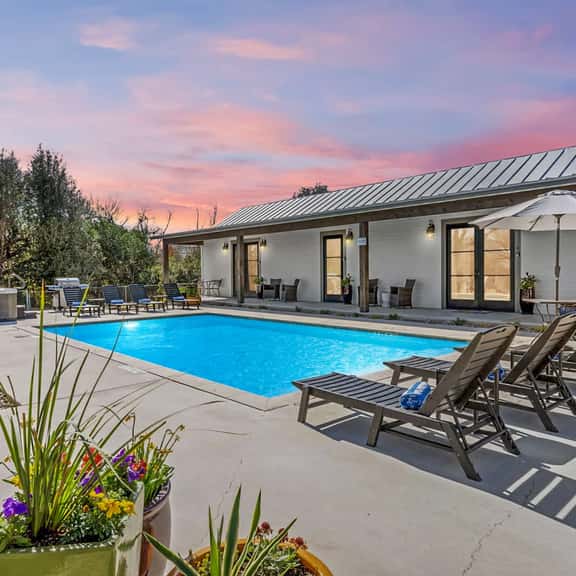 Miles Manor - Pool, 2 Hot Tubs & Walk to Main - Image 1