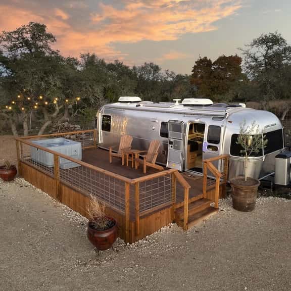 Airstream Getaway - Hot Tub & Fire Pit - Image 1