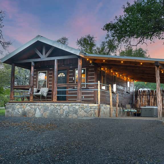 Broken Arrow - Private Escape, Hot Tub & Fire Pit - Image 1
