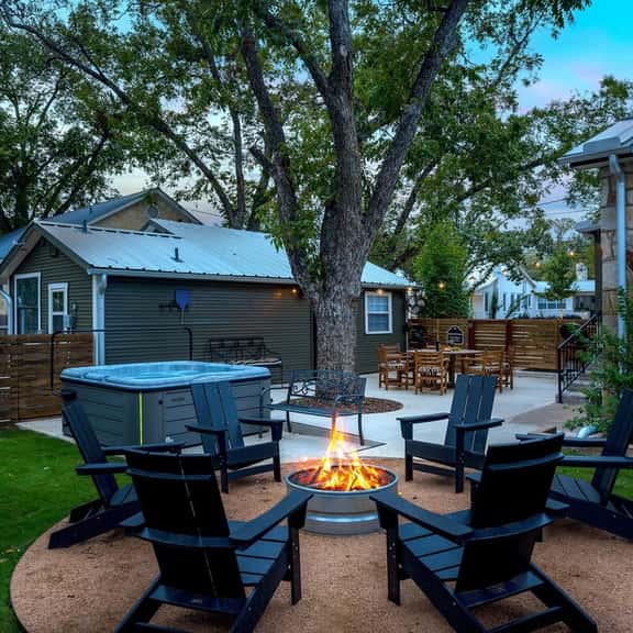 The Rock Haus - Hot Tub & Fire Pit - Image 1
