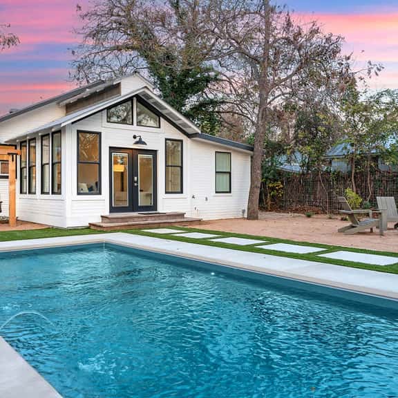 Bungalow 5-Seventeen - Pool & Fire Pit - Image 1