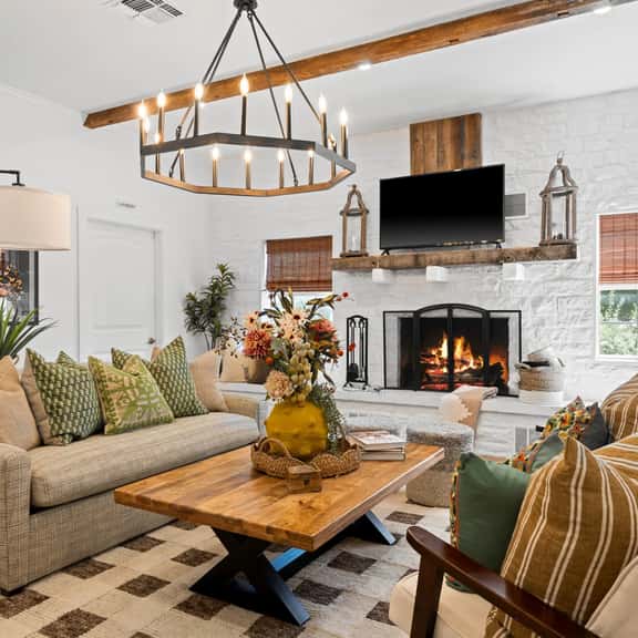 Poplar Place Main - Hot Tub & Fire Pit - Image 1