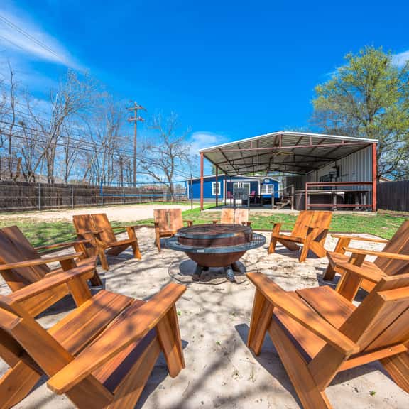 Hackberry Retreat: Hot Tub & Fire Pit - Image 1