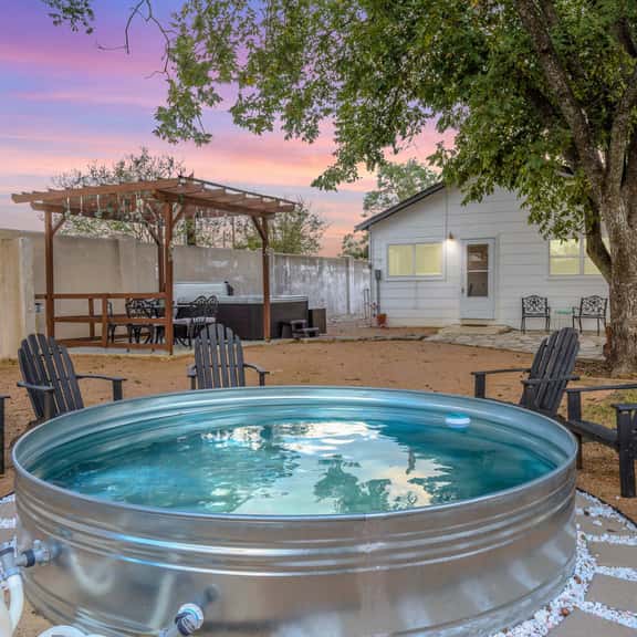 Sip Sip Hooray - Hot Tub & Cowboy Pool - Image 1