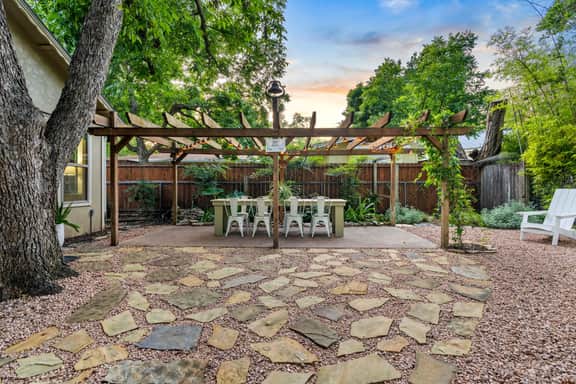 Peach Haus - Hot Tub & Fire Pit - Image 4