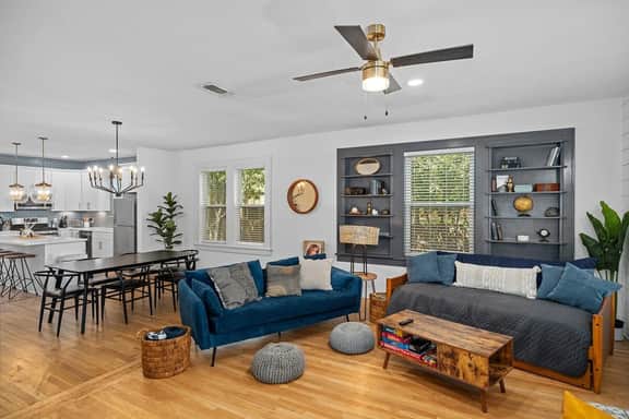 House on Cora - Sleeps 10, Hot Tub & Walk to Main! - Image 3