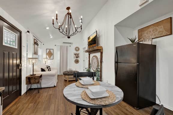 Poplar Place Soho - Cozy Cottage with Hot tub - Image 5