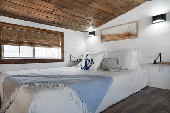 Life's a Beach - 3 Acres with Hot Tub - Image 3