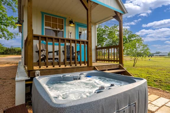 Life's a Beach - 3 Acres with Hot Tub - Image 4