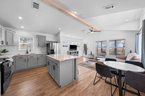 The Resort at Fredericksburg Unit 17 - Image 4