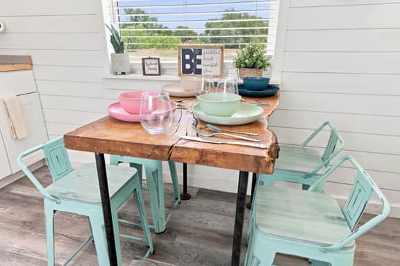 Container Retreat: Unit 11 - Image 4