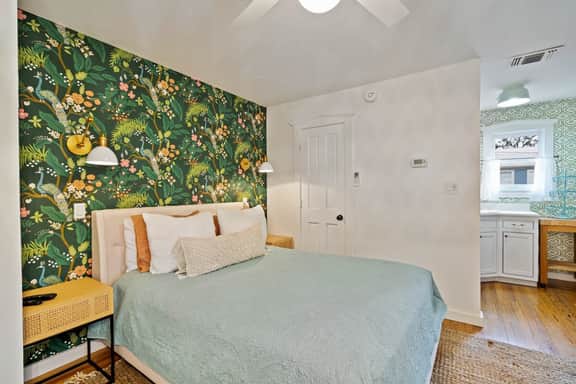 Stonewall Bungalows - Sleeps 15 - Image 5