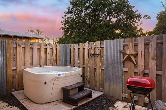 Texas Saw Mill (Cabin #1) - Hot Tub & 10 Mins to Main St - Image 3