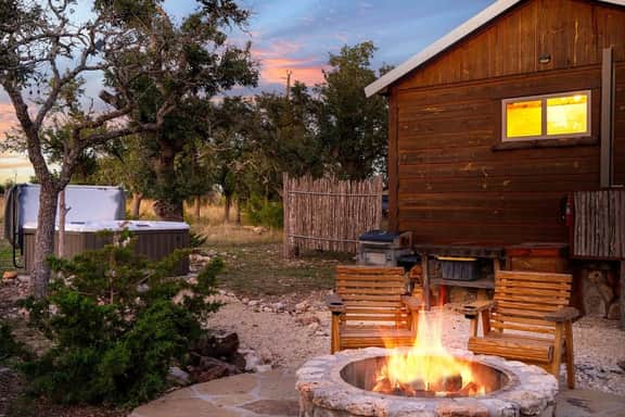 Rockin' R - Rustic Star Cabin - Image 4