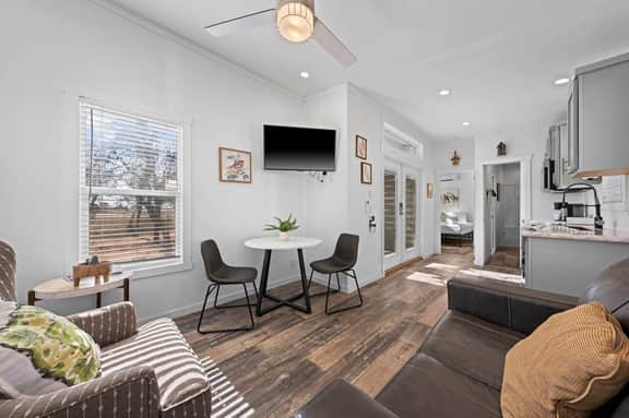 The Resort at Fredericksburg Unit 19 - Image 2