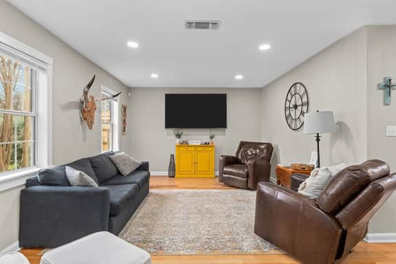 Longhorn Lodge - Fire Pit & Hot Tub - Image 4