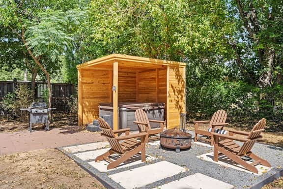 Idle Wild Cottage - Hot Tub & Fire Pit - Image 2