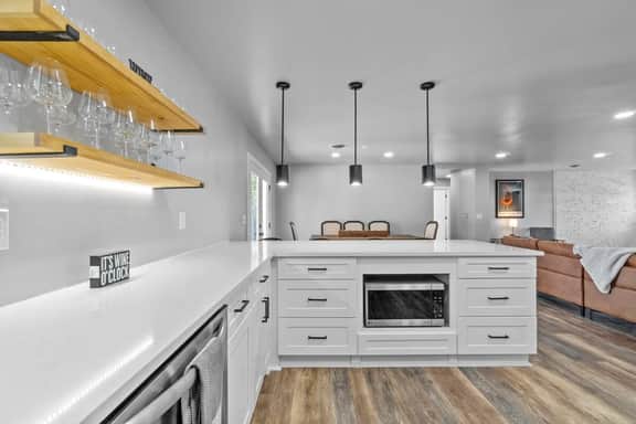 BlueBonnet Bungalow - Hot Tub & Fire Pit - Image 4