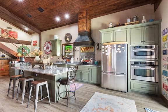 Hill Country Guest House - Rustic getaway - Image 3