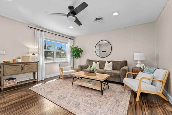 Ufer Haus - Game Room, Fire Pit, Walk to Main - Image 2