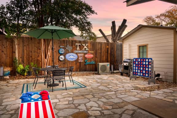 LeMay Haus - Fire Pit, Cowboy Pool & Close to Main - Image 3
