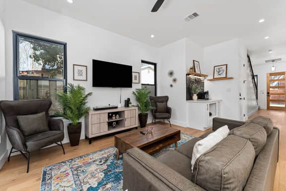 Downtown ATX - Dual-Home Retreat with 2 Pools - Image 2