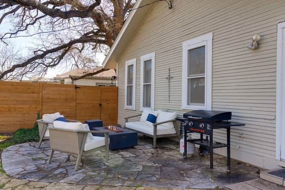 Orchard Grove - Pool, Fire Pit & Walk to Main St - Image 4