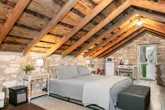 Nimitz Loft - 1855 Historic Loft on Main St! - Image 3