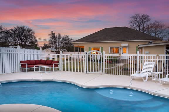 Uncorked Cottage - Hot Tub & Heated Pool - Image 2