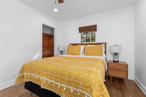 Starry Night Cottage 2 - Image 2