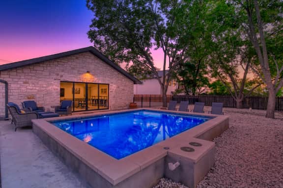 The Smith Haus - Sleeps 12, Heated Pool, Game Room - Image 2