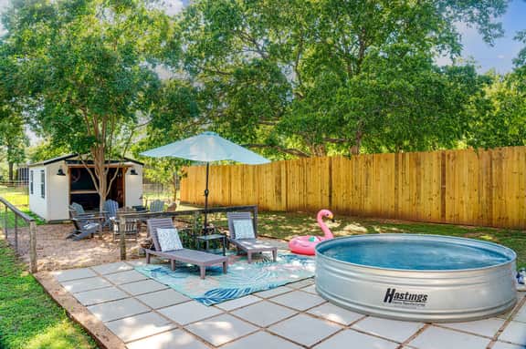 Memories - Hot Tub, Pool & Karaoke Lounge - Image 5