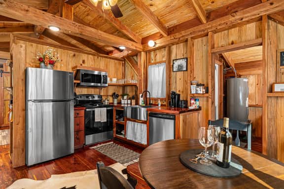 Saw Mill (Cabin #2) - Hot Tub & 10 Mins to Main St - Image 4