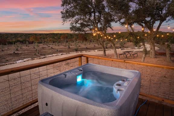 Airstream Getaway - Hot Tub & Fire Pit - Image 2